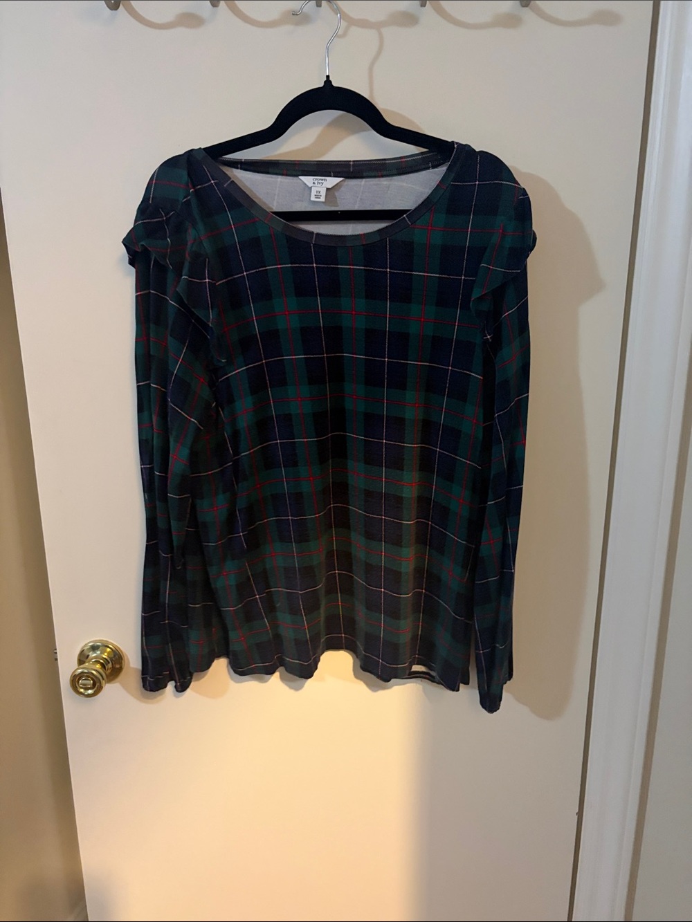 crown & ivy Green and Navy Plaid Scoop Neck Long-Sleeve Top